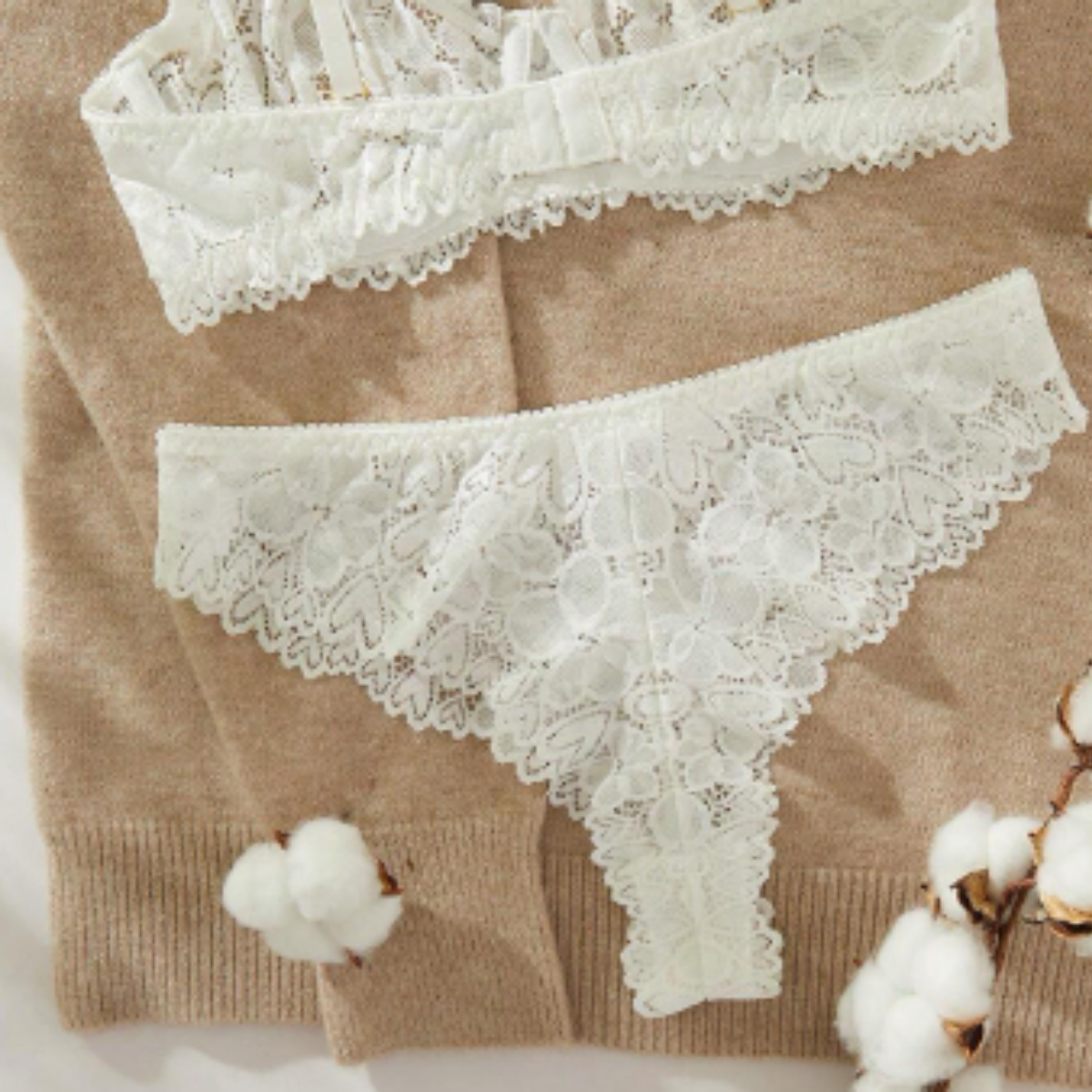 Samira Conjunto de lencería Blanco con cachetero