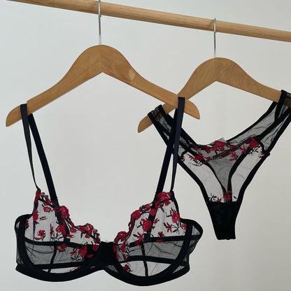 Miranda Conjunto de Lecería Floral Negro con rojo